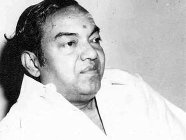 கணக்குத்தானே கேட்கிறார்..