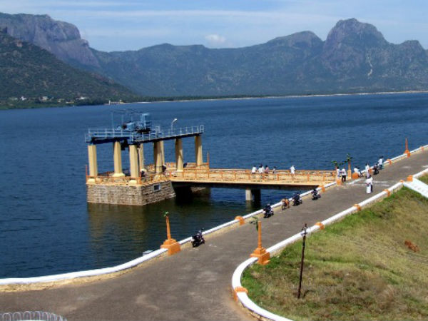 கிருஷ்ணா நதியோரம்