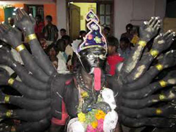 Kulasekarapattinam draws huge crowd for Dasara