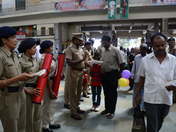 ரயிலில் சோதனை..