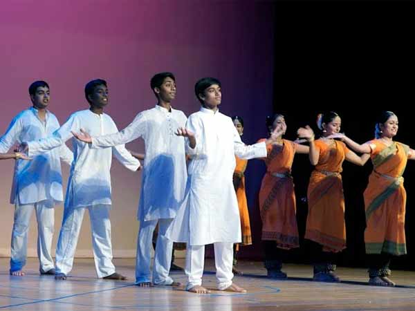 புலிட்சர் பழனி குமணன்