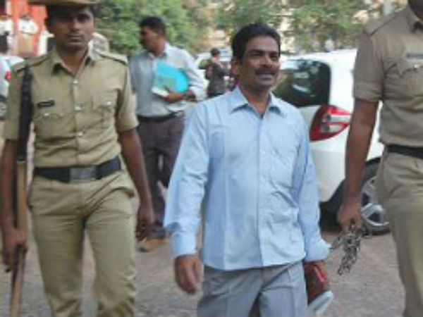 சிக்கிய மோகன்