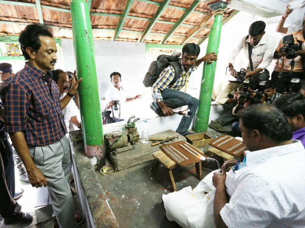 கைவிட மாட்டோம்