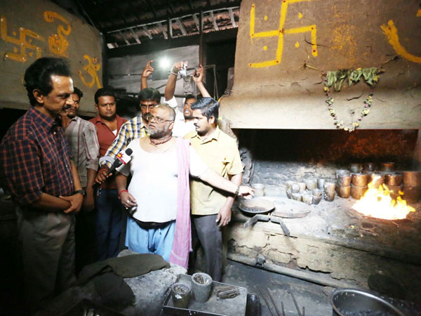 ஆசிரியர்கள்