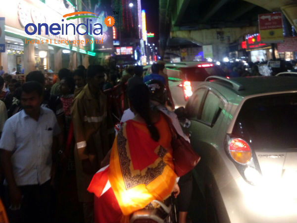 கடைக்குள் வெள்ளம்