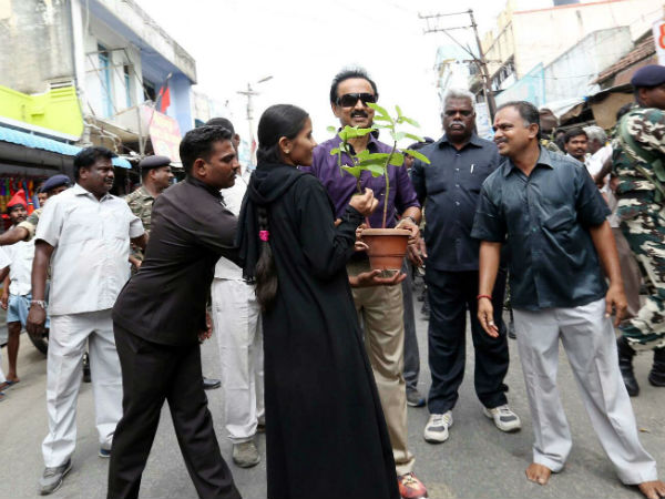 கடனுதவி 