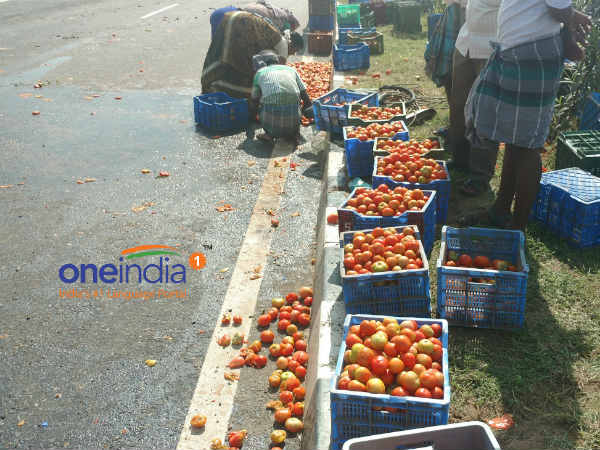 Tomato lorry met with accident