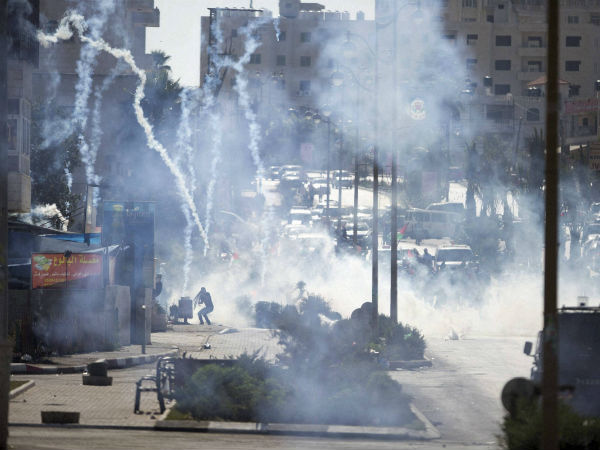 1.மோதல் எப்படி தொடங்கியது ?