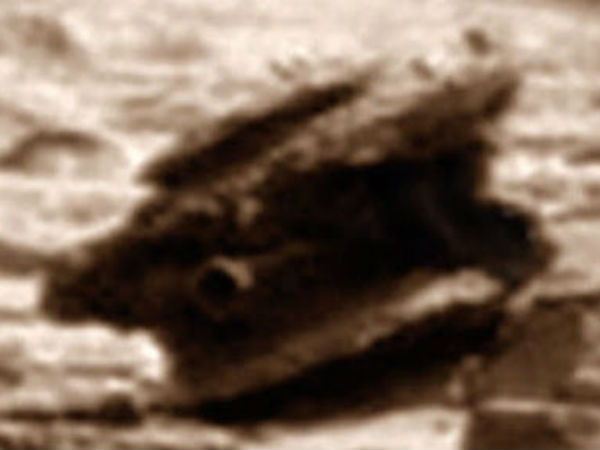 இரண்டு வீடுகள்...