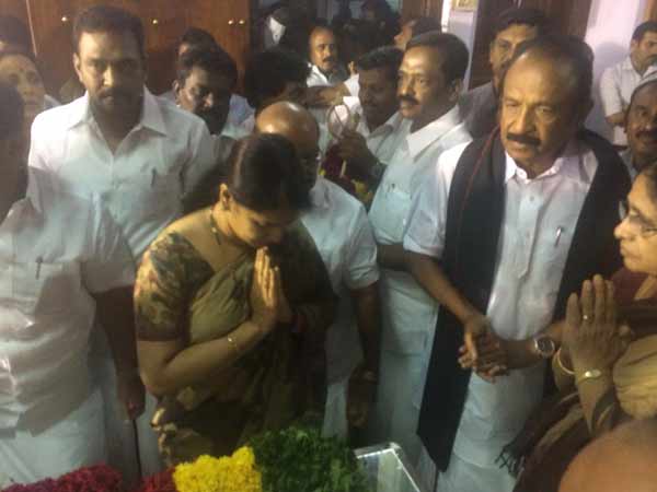  கனிமொழி அஞ்சலி