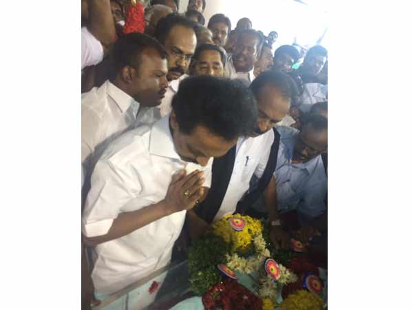 ஸ்டாலின் அஞ்சலி