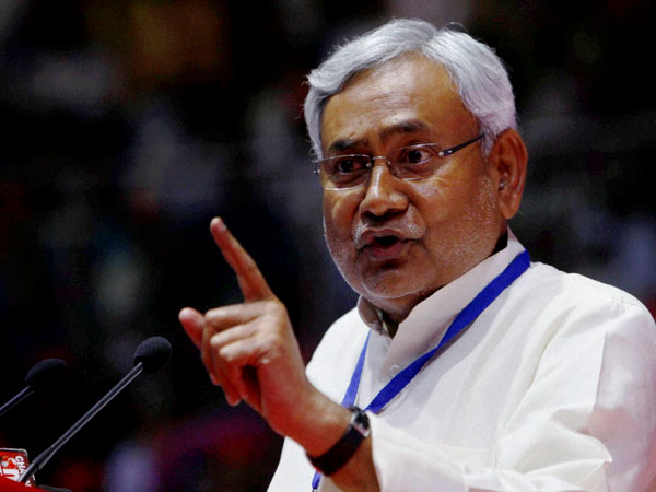 PM Modi congratulates Nitish PM Modi congratulates Nitish