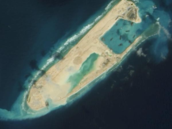 US bombers flew near China's island in South China Sea US bombers flew near China's island in South China Sea