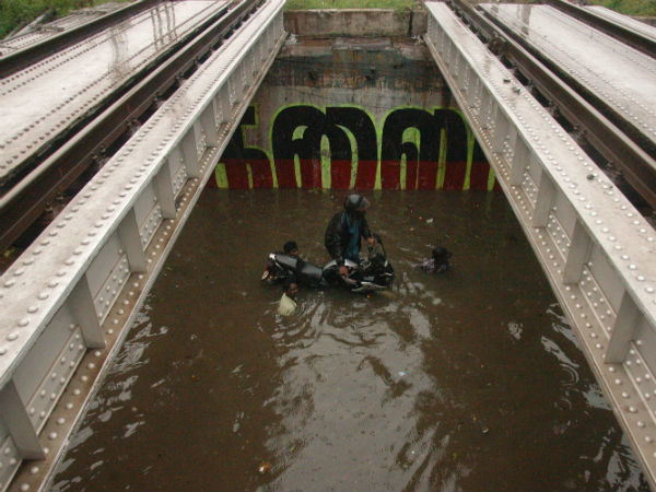 குளமாக மாறிய சுரங்கப்பாதை