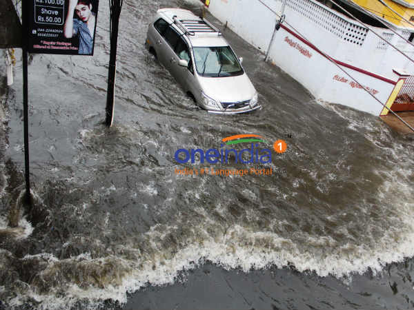 குண்டும், குழியும்: