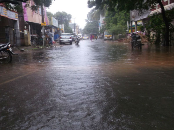 Chennai and sububrs float in flood water