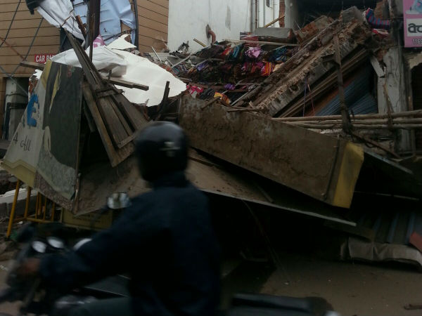 Building collapse: People escape with un-hurt in Coimbatore