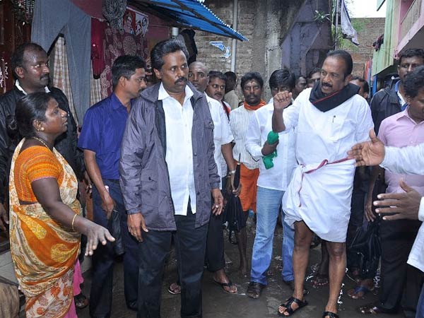 Vaiko visits rain affected area in Chenni