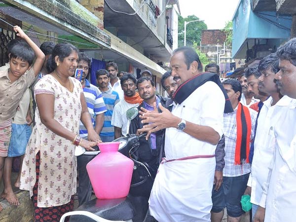 Vaiko visits rain affected area in Chenni