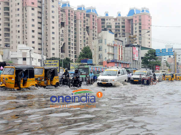 வெள்ளம் சூழ்ந்த பகுதி