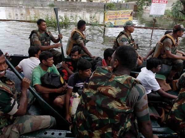 15 அடி உயர வெள்ளம்