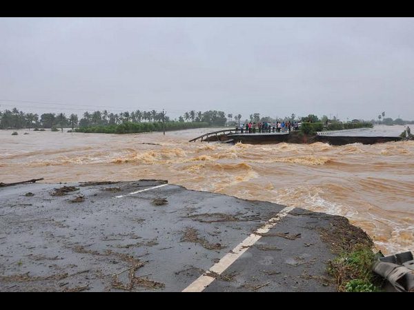 Heavy rain to continue over Andhra Pradesh for another 24 hours
