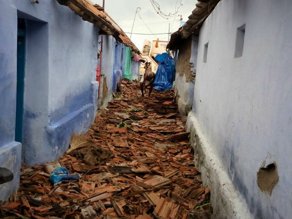 People suffers by hurricane in Sangarankovil