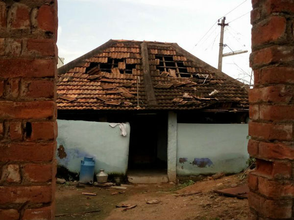 People suffers by hurricane in Sangarankovil