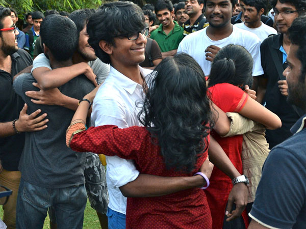 Online prostitution: Kerala govt to probe Kiss of Love protest Online prostitution: Kerala govt to probe Kiss of Love protest