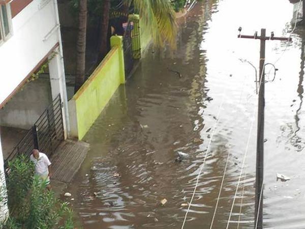 Flooded arest still sumerged in worries