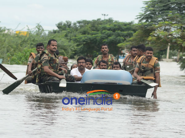 நீரில் தத்தளிக்கும் தமிழகம்: