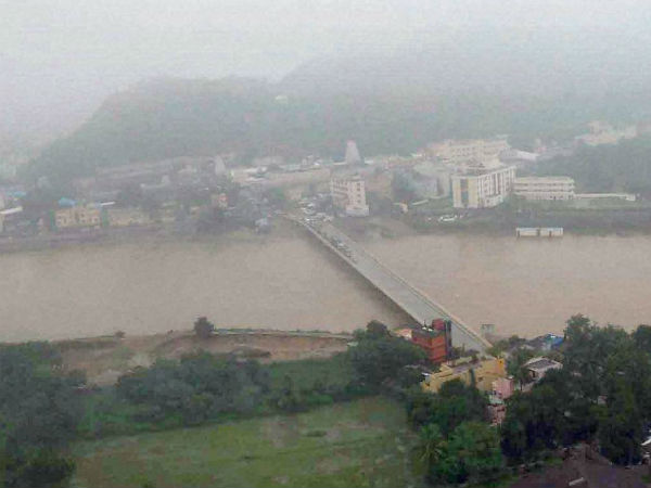 ஆறுகளில் வெள்ளம்