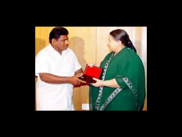 அ.தி.மு.க.வில் சேர முயற்சி