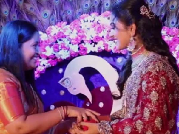 எம்புட்டு பேரு வர்றாங்க பாருங்க