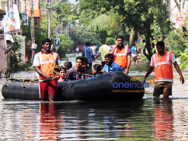 வெள்ளத்தில் மிதந்த பொருட்கள்...