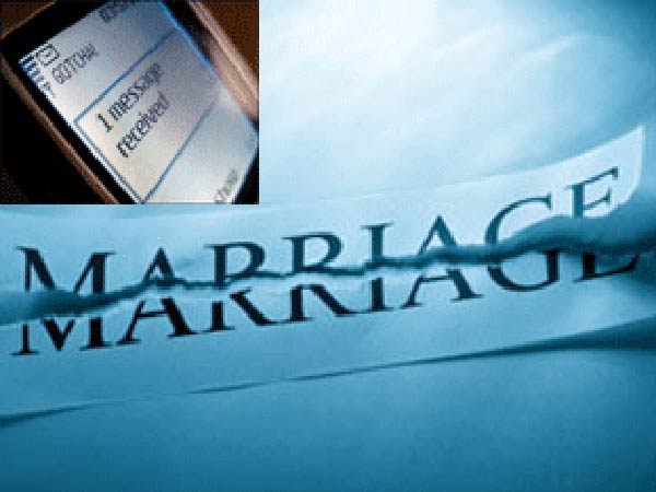 எஸ்.எம்.எஸ் மூலம் விவாகரத்து: