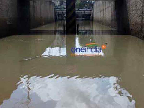 சுரங்கப்பாதைகளில் வெள்ளம் சுரங்கப்பாதைகளில் வெள்ளம்