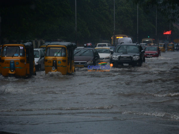 சிக்கிய வெளியூர்வாசிகள்