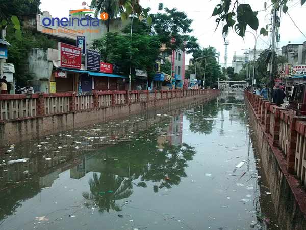சுரங்க பாதைக்குள் வெள்ளம்