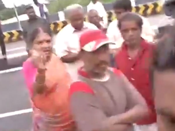 தட்டிவிட்டு ஓடிய வளர்மதி