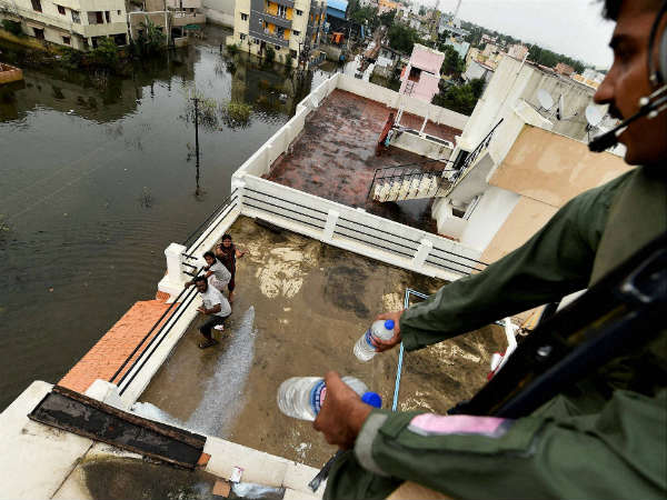 ராணுவ வீரர்கள் நிவாரணம்