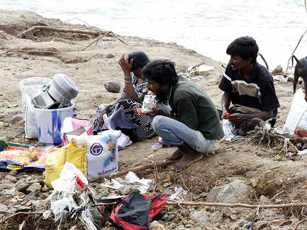 நீரில் கரைந்த சேமிப்புகள்...