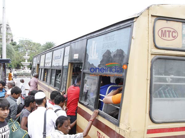 வடபழனி சாலையில் நெரிசல்