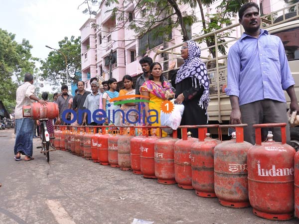 சிறப்பு முகாம்கள்...