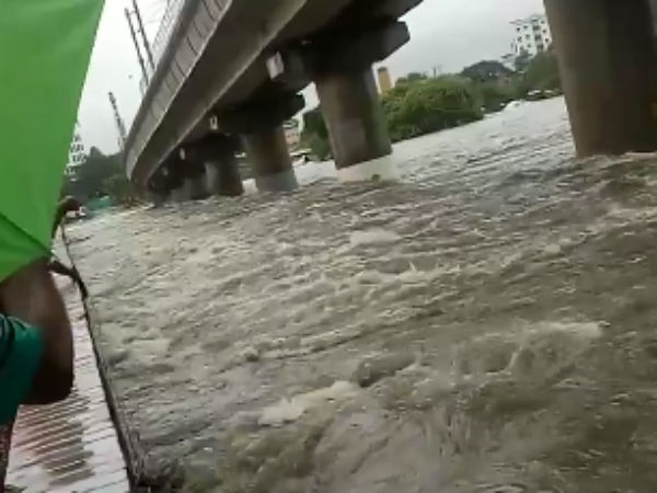 அடையாற்றில் வெள்ளம்...