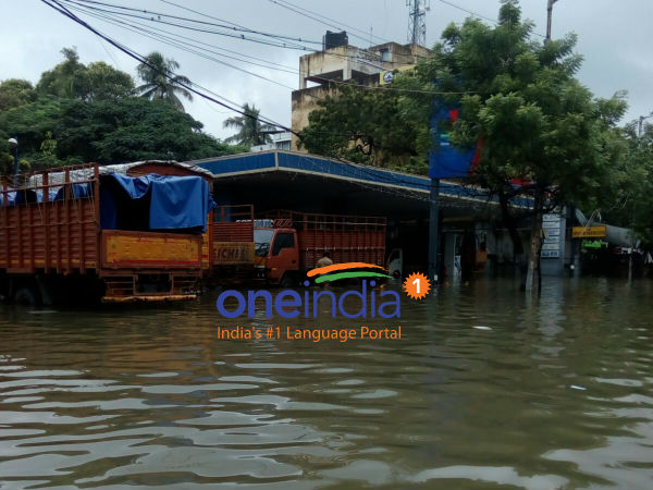 பொதுப்பணித்துறை அதிகாரிகள் 