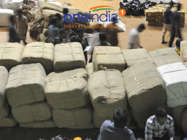 நிவாரண முகாம்களில் உள்ளவர்களுக்கு மட்டும்...