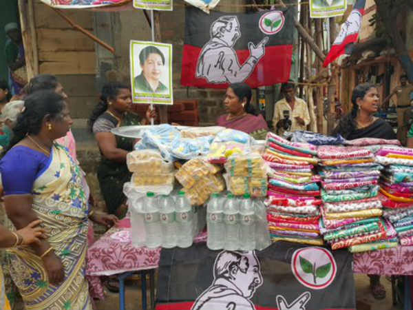 அனைத்திலும் அம்மாதான்