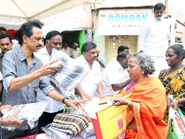 நிவாரணத்தில் கலர் வேண்டாம்