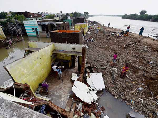 பரண்களில் தஞ்சம்...